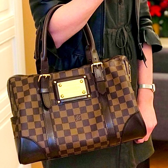 Louis Vuitton Handbags - Louis Vuitton Ebene Berkeley Bag in amazing condition